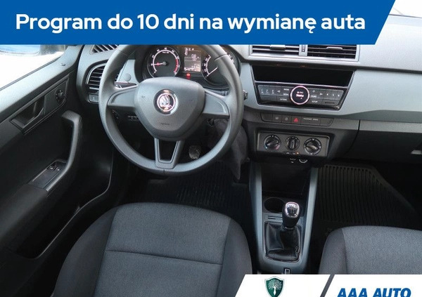 Skoda Fabia cena 34000 przebieg: 131614, rok produkcji 2018 z Kąty Wrocławskie małe 211